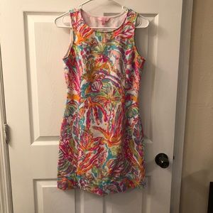 Fun coral themed Lily Pulitzer keyhole dress!